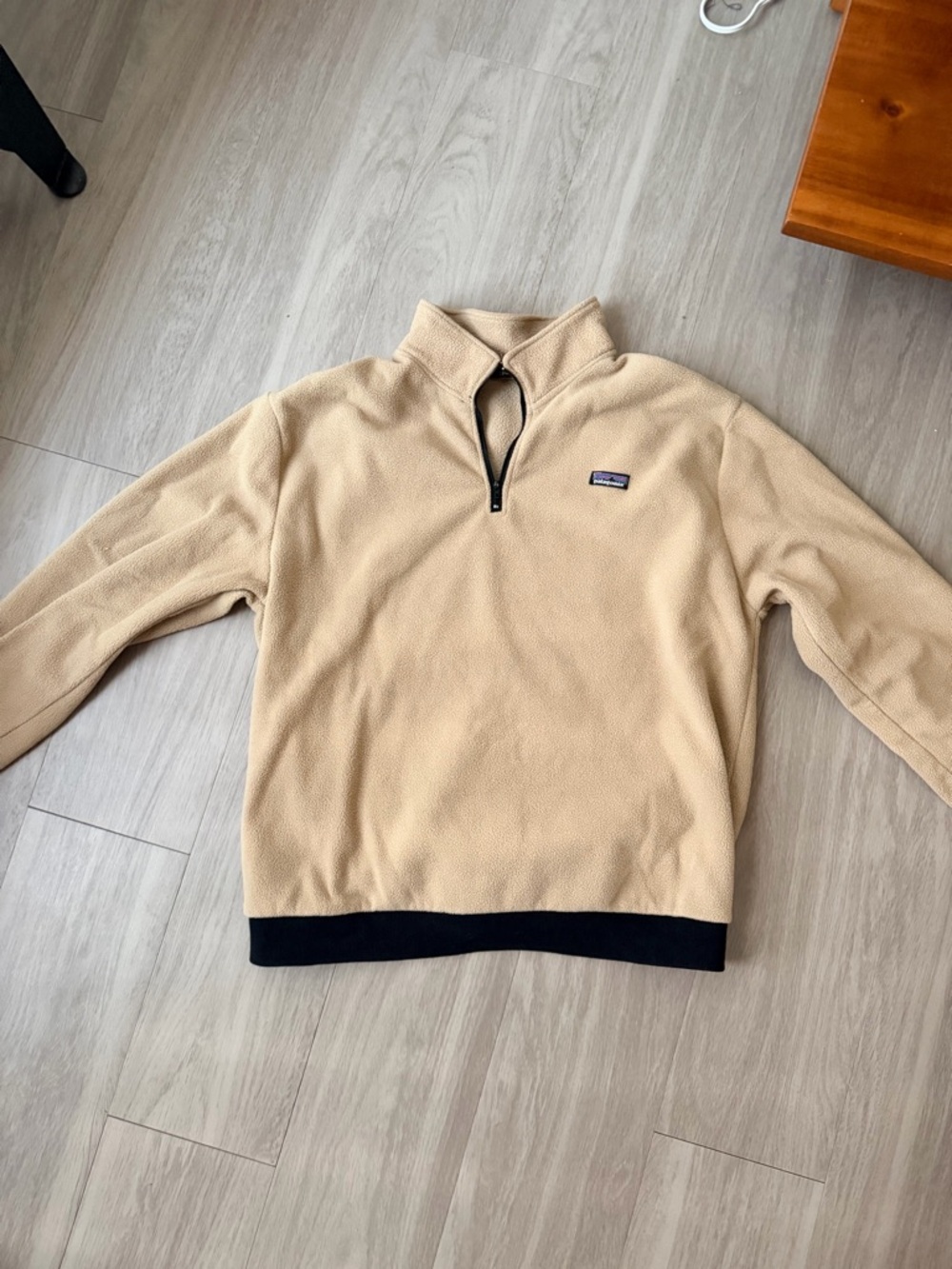 Patagonia Men's Beige Quarter-Zip Fleece with Black Hem